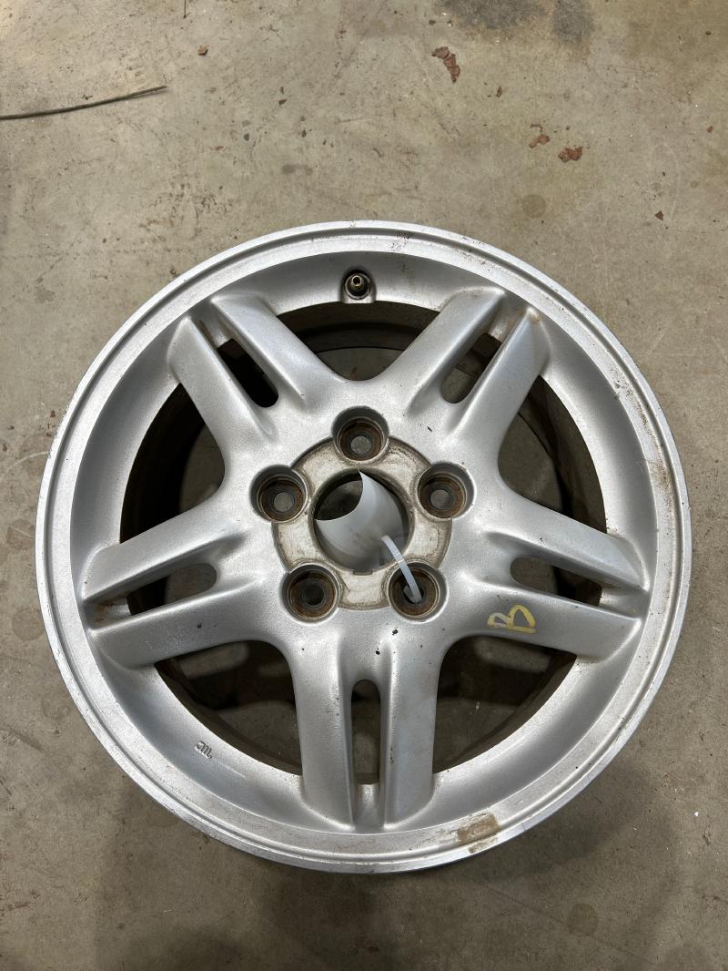 1999 Honda CR-V Wheel