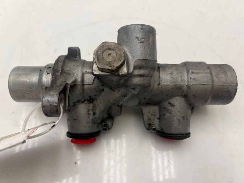 2011 2012 2013 Ford F150 Brake Master Cylinder Assembly OEM DL3Z2140A