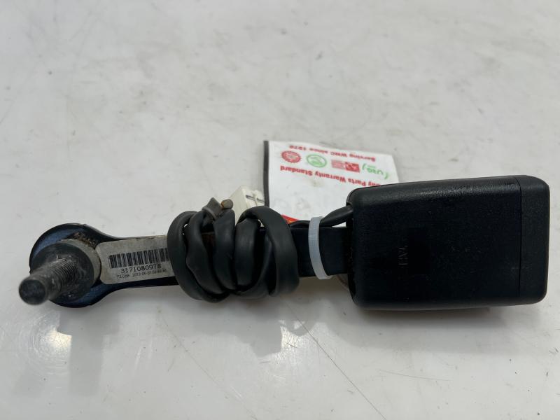 2014 Nissan Versa Front Seat Belt