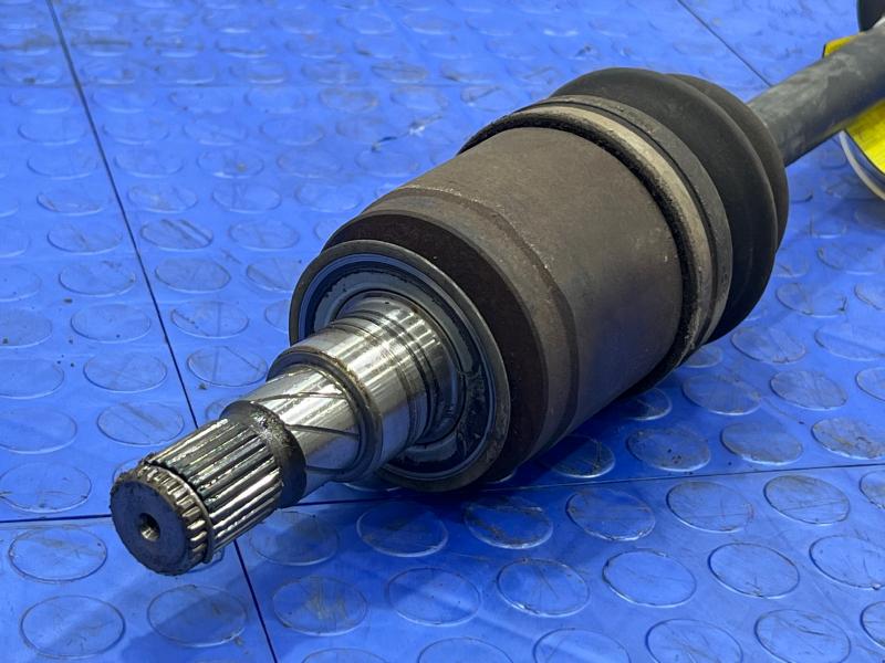 2014 Infiniti QX80 Axle Shaft