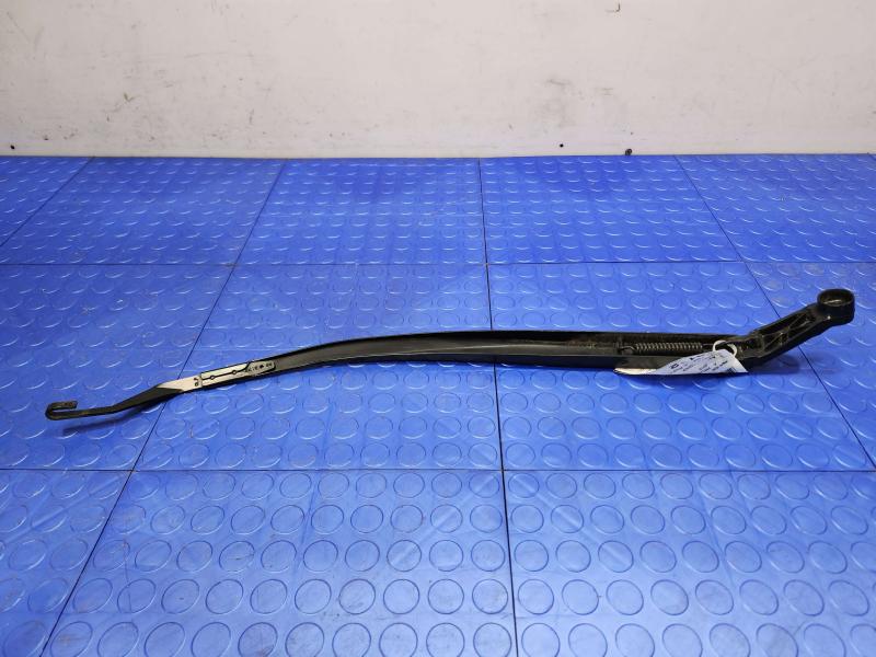 2015 Toyota Prius Wiper Arm