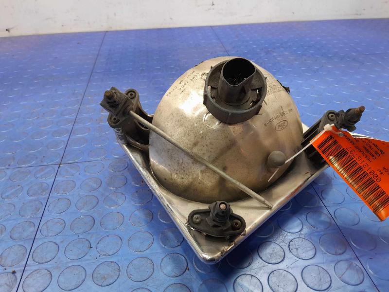 2001-2005 Ford Explorer Sport Trac Headlight Righjt Passenger Side OEM 1L5Z13008AA,RH