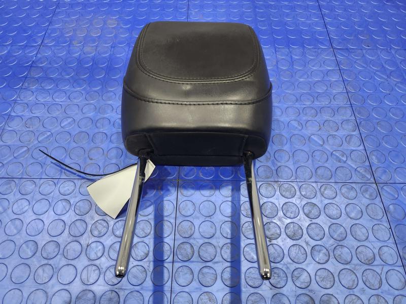 2017 Chrysler 200 Headrest