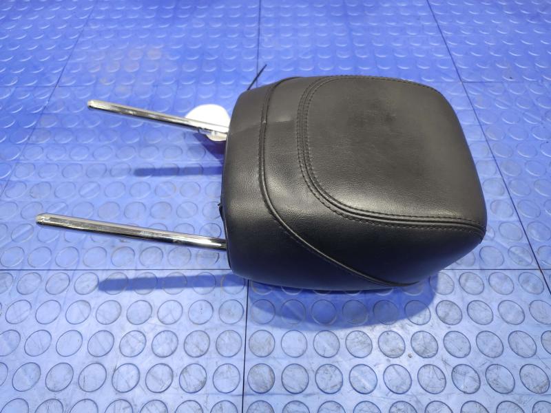 2017 Chrysler 200 Headrest