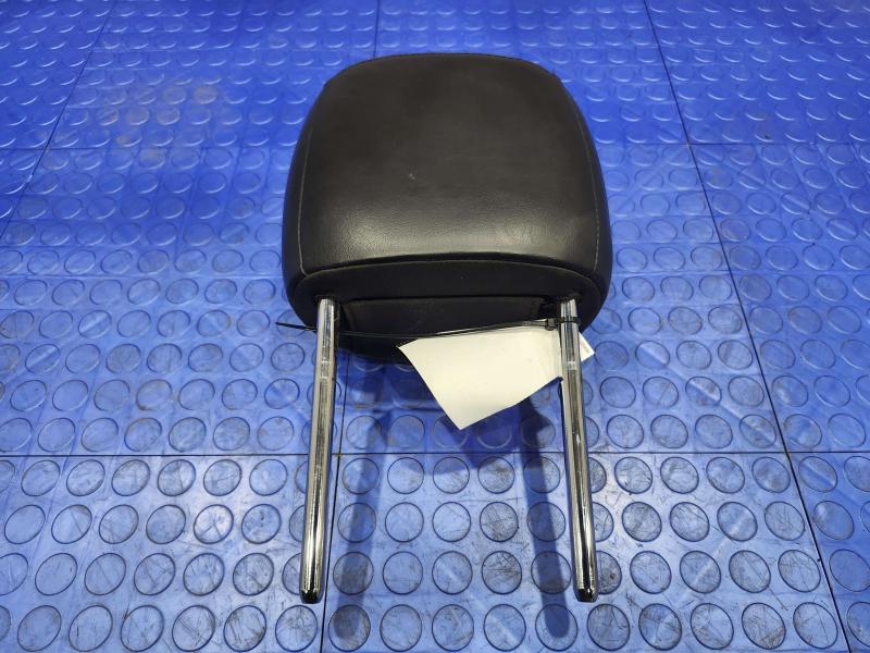 2017 Chrysler 200 Headrest