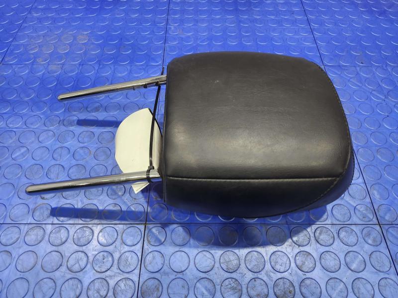 2017 Chrysler 200 Headrest