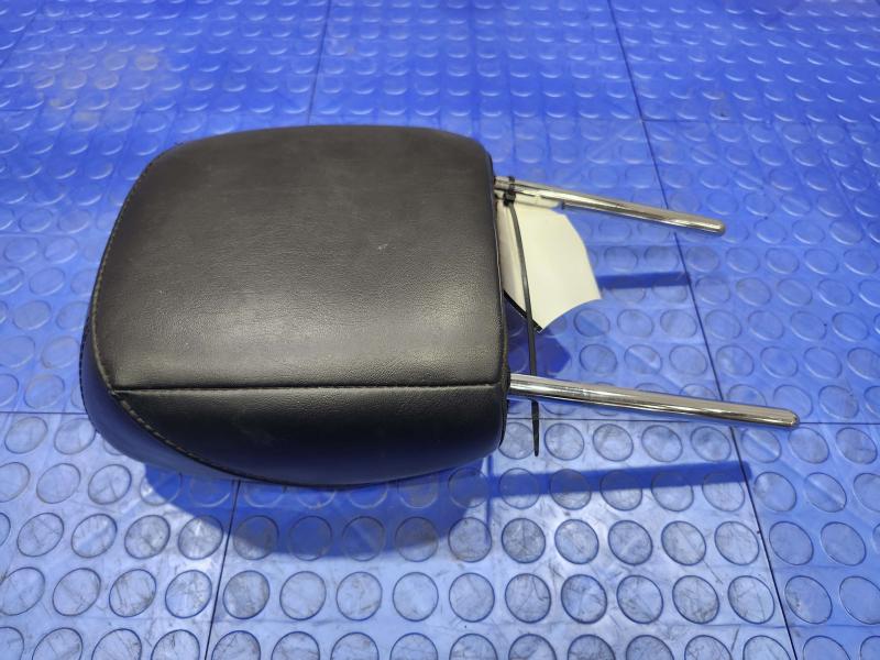 2017 Chrysler 200 Headrest