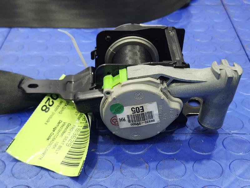 2012 Hyundai Veloster Front Seat Belt