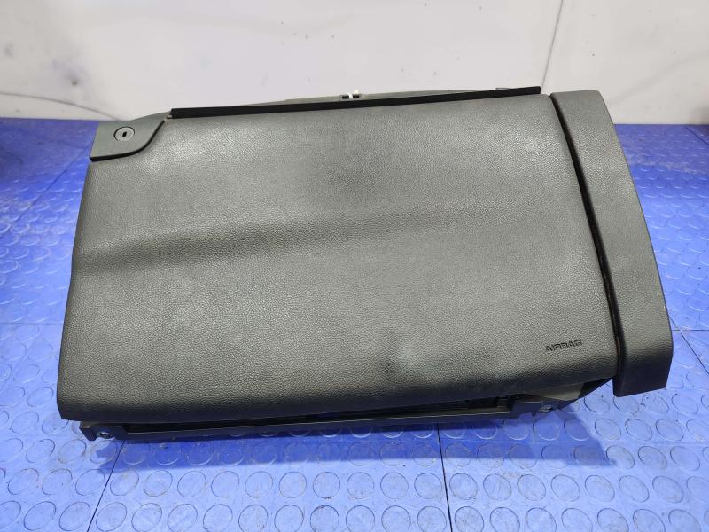 2016 Ford Edge Glove Box