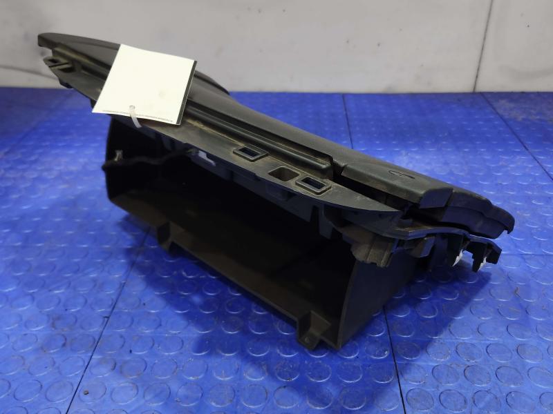 2016 Ford Edge Glove Box