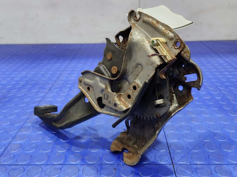 2011-2015 Jeep Grand Cherokee Parking Brake Control Lever Pedal Assembly OEM 04779628AG