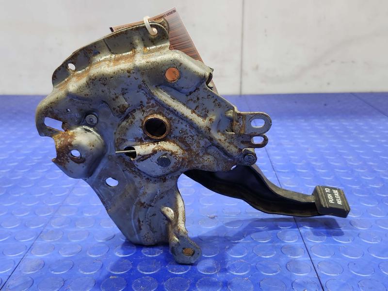 2011-2015 Jeep Grand Cherokee Parking Brake Control Lever Pedal Assembly OEM 04779628AG