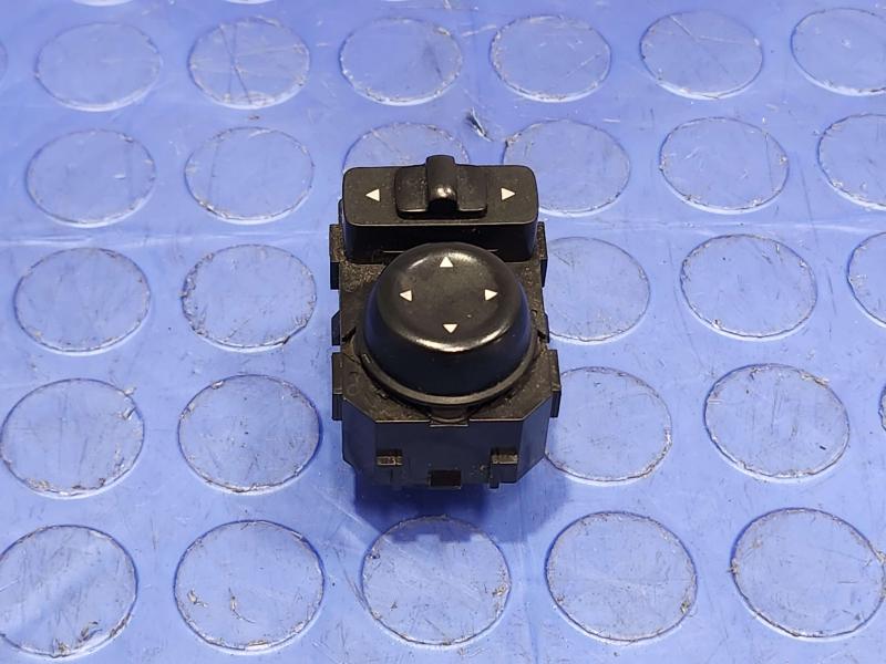2016 Nissan Rogue Door Switch Front
