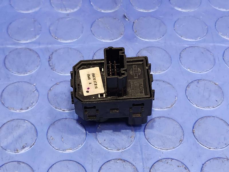 2016 Nissan Rogue Door Switch Front