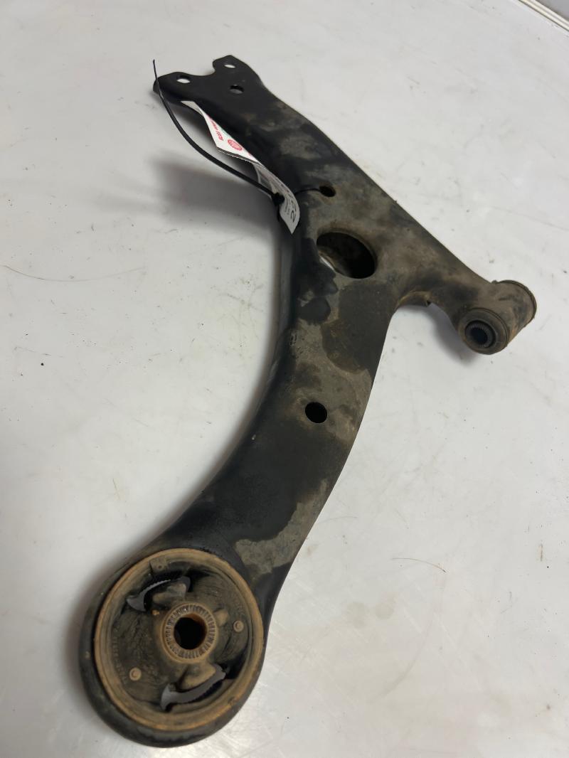 2003 - 2008 Toyota Corolla Front Lower Control Arm LH Driver Side OEM 4806902021
