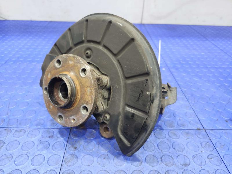 2020 Volkswagen Passat Spindle Knuckle Front