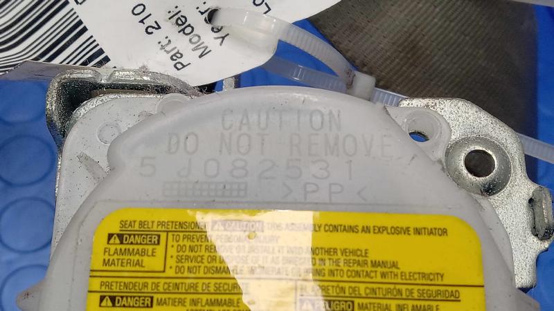 2012 Toyota Corolla Front Seat Belt