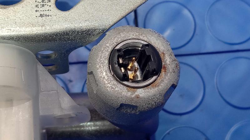 2012 Toyota Corolla Front Seat Belt