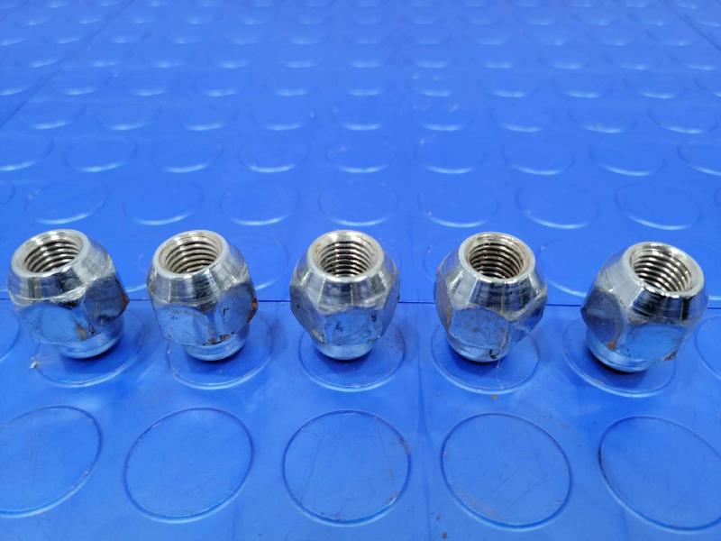 2017 Hyundai Sonata Lug Nuts