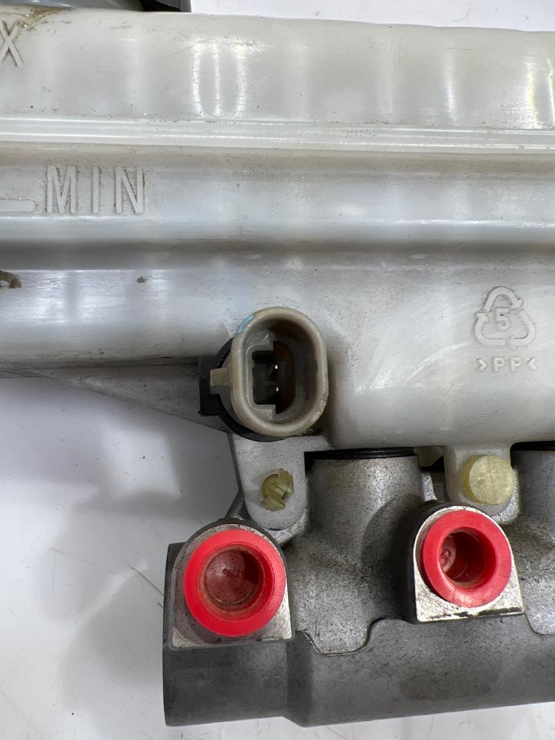 2010 GMC Terrain Master Cylinder