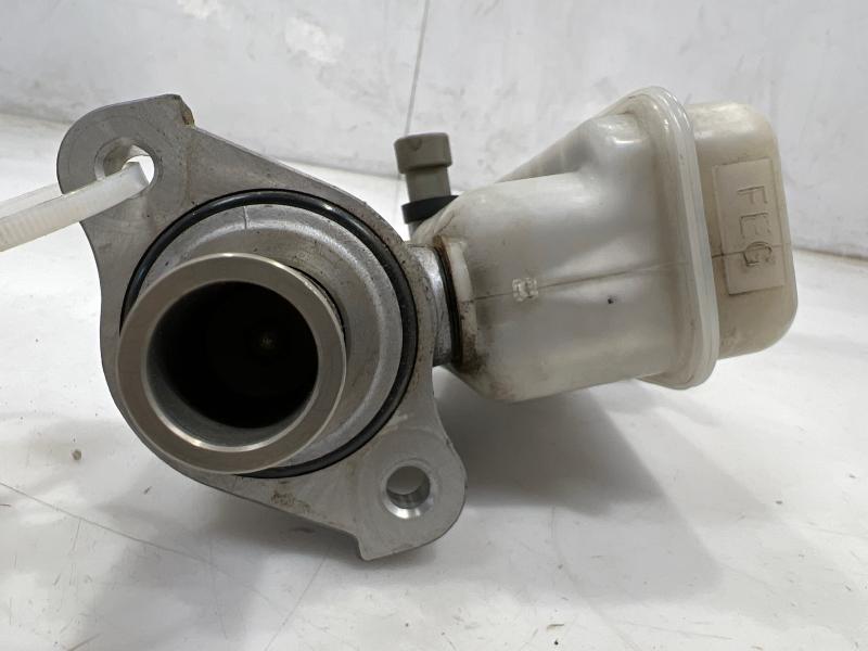 2010 GMC Terrain Master Cylinder