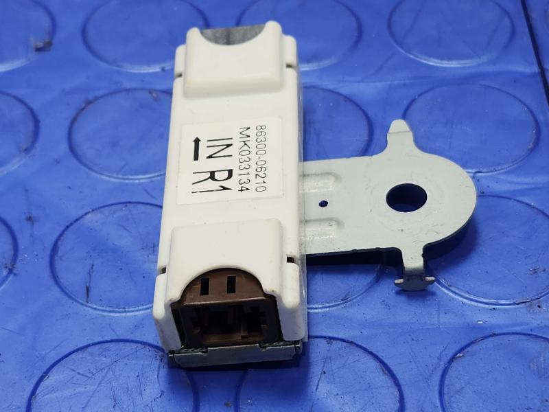 2018-2024 Toyota Camry Antenna Amplifier Module Genuine OEM 86300-06210