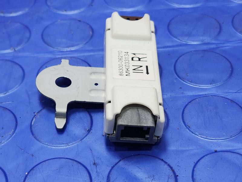 2018-2024 Toyota Camry Antenna Amplifier Module Genuine OEM 86300-06210