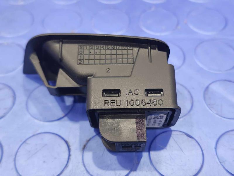 2017 Audi Q7 Door Switch Front