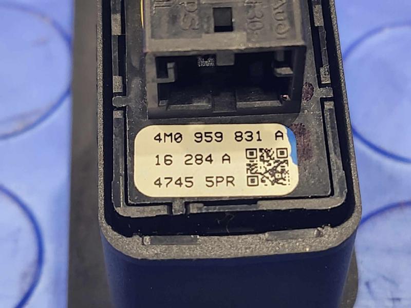 2017 Audi Q7 Door Switch Front