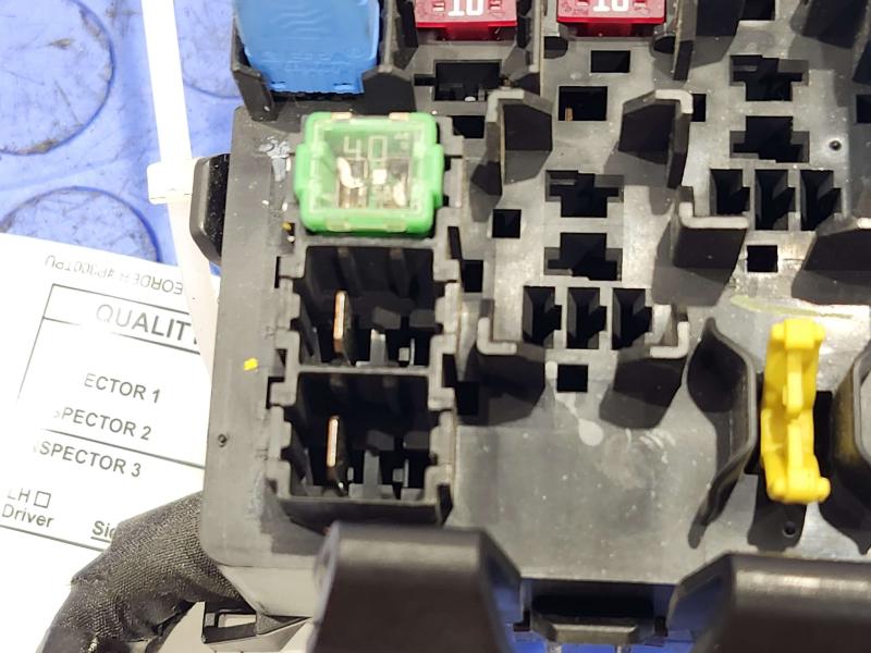 2016 Cadillac ATS Cabin Fuse Box