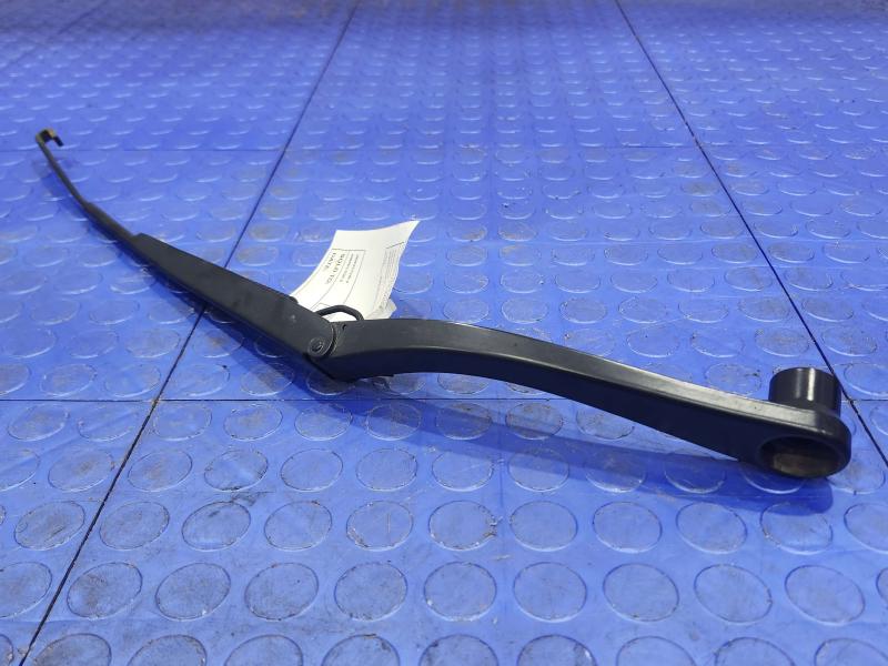 2014 Dodge Challenger Wiper Arm