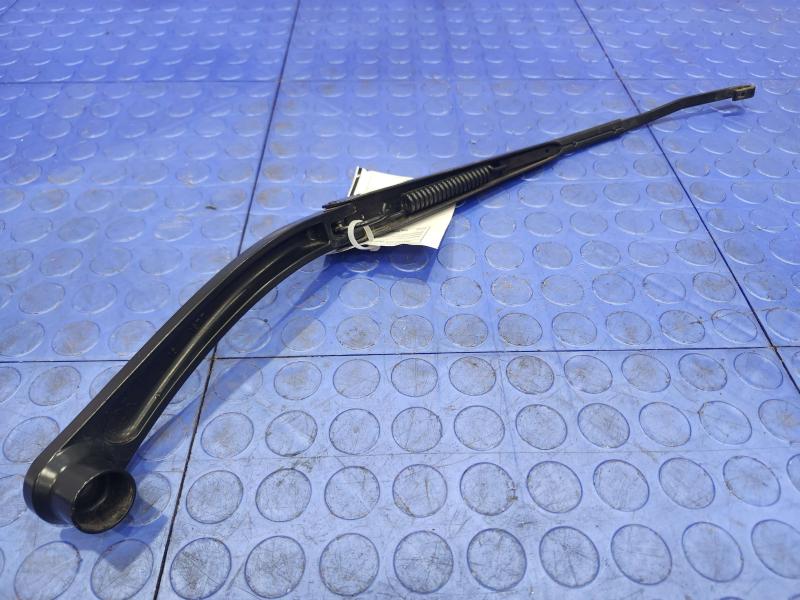 2014 Dodge Challenger Wiper Arm