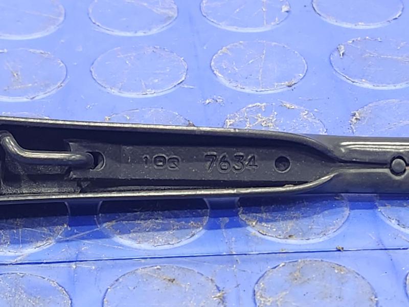 2014 Dodge Challenger Wiper Arm