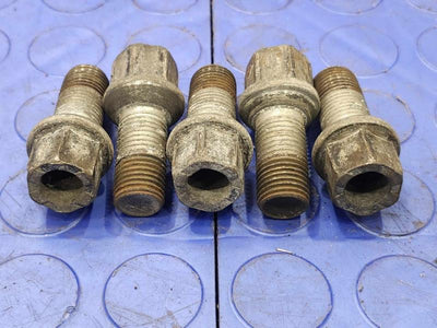 2013 Volkswagen Jetta Lug Nuts