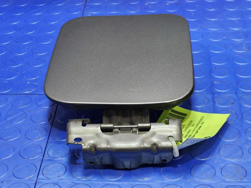 2015 Infiniti Q50 Fuel Tank Door