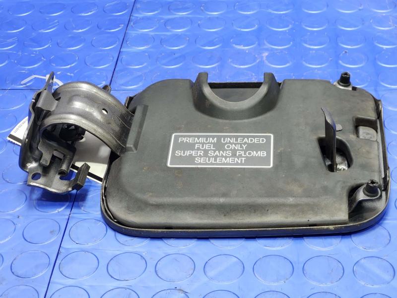 2015 Infiniti Q50 Fuel Tank Door