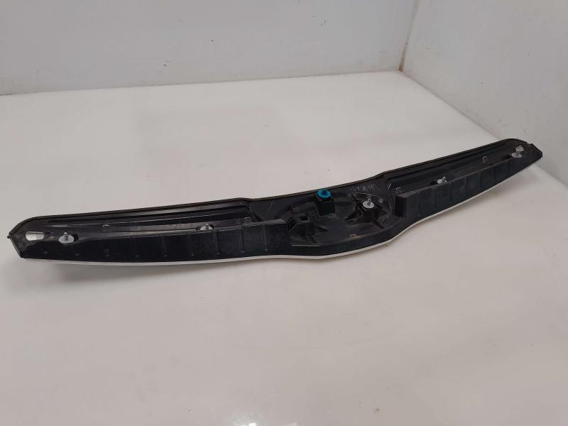 2014-2016 Subaru Forester Upper Grille Assembly w/ Chrome Surround OEM 91121SG050