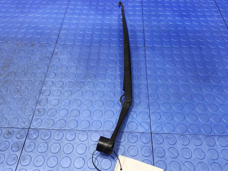 2014 Chrysler 300 Wiper Arm