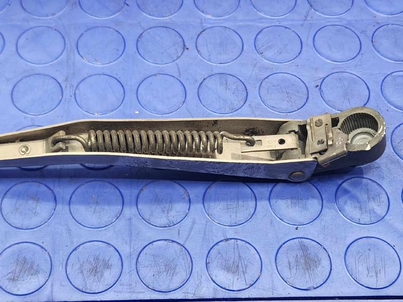 1984 Oldsmobile Ninety-Eight Wiper Arm