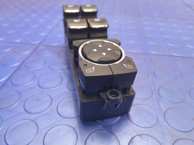 2015 Ford Fusion Door Switch Front