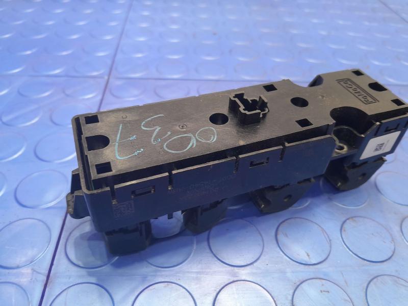 2015 Ford Fusion Door Switch Front