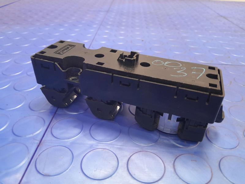 2015 Ford Fusion Door Switch Front