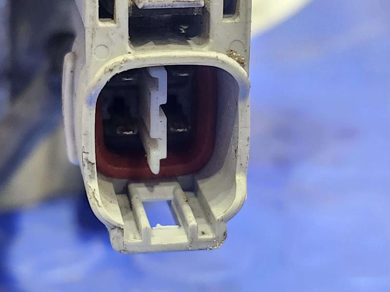 2004 Toyota Tundra Throttle Body/Valve Assy