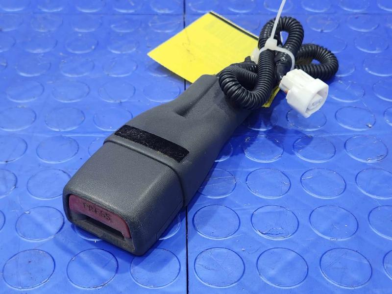 2016 Toyota Prius Front Seat Belt