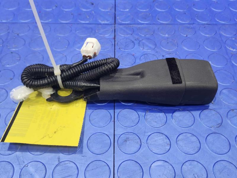 2016 Toyota Prius Front Seat Belt