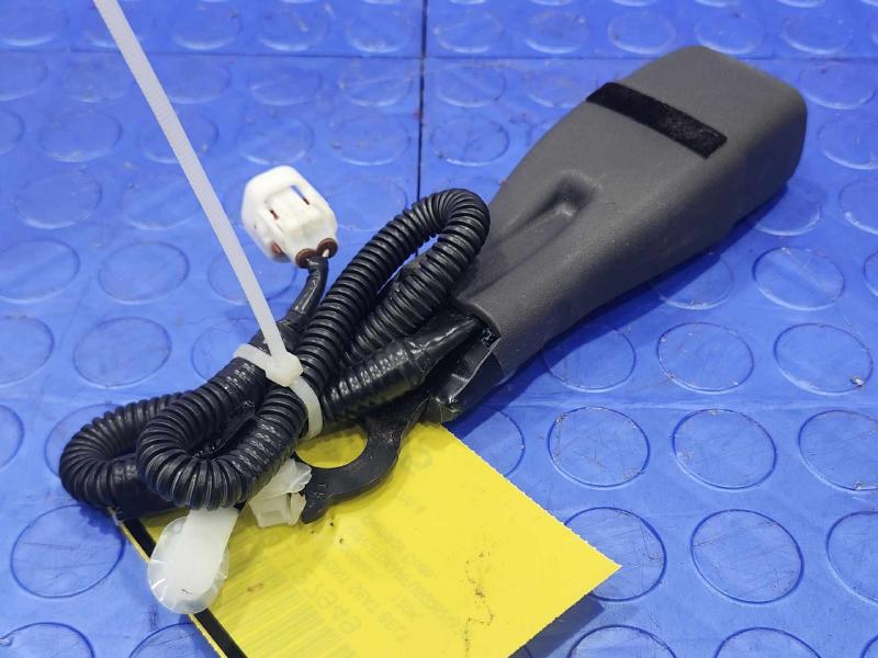 2016 Toyota Prius Front Seat Belt