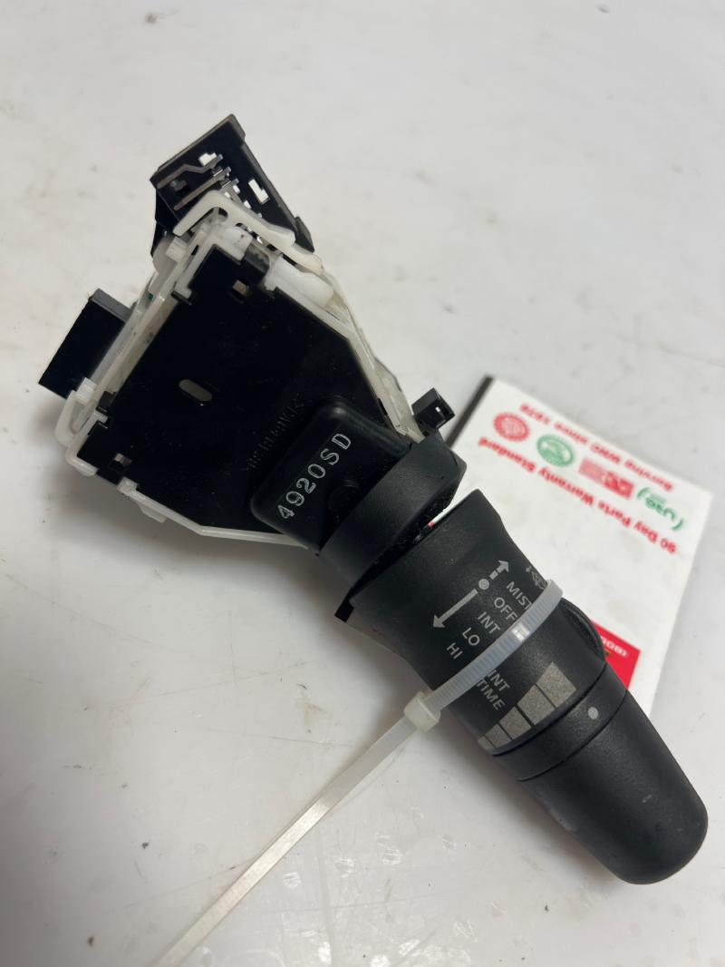 2005 Infiniti G35 Windshield Wiper Switch OEM 25260AC70A