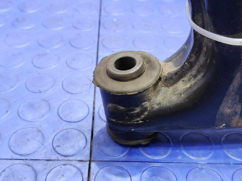 2009 Volkswagen Routan Lower Control Arm Front