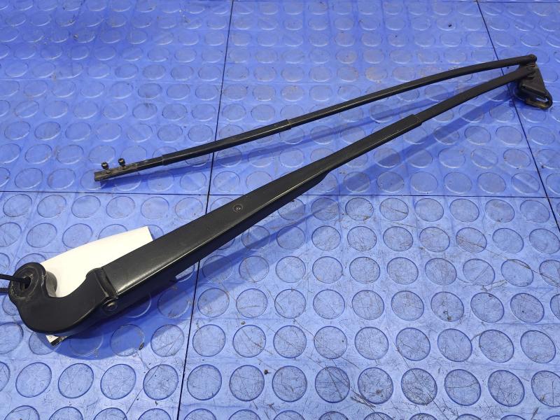 2011 Maserati Quattroporte Wiper Arm