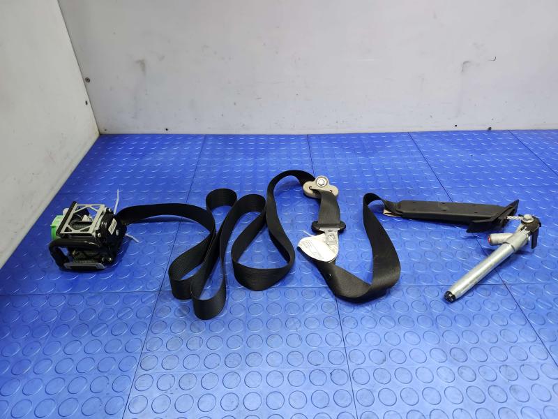 2016 Nissan Rogue Front Seat Belt